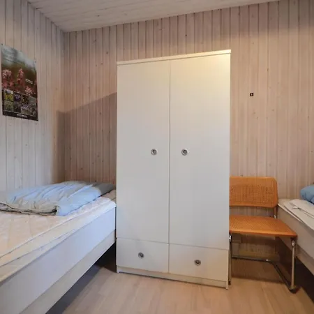 Lejl, 64 *